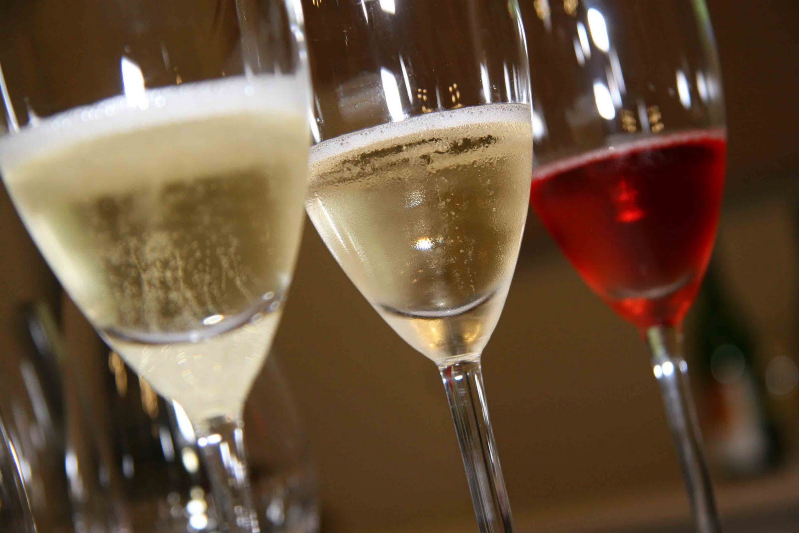 Você  sabia: Que a quantidade de açúcar, é que determina o tipo da champagne?